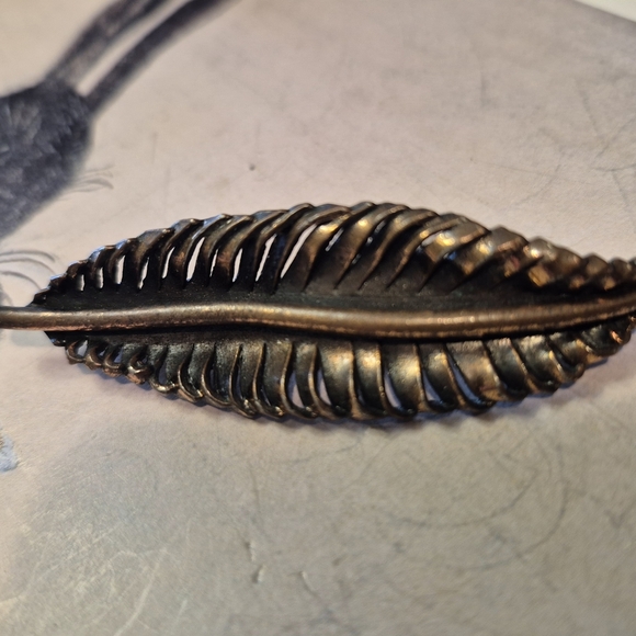 Bronze Leaf Brooch - Picture 5 of 7